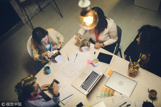 图片[4]-年轻人干外卖怎么样-18岁就创业，靠一份外卖年入8000万，一口气开7家店还不够，现在他又要……-推咖网创